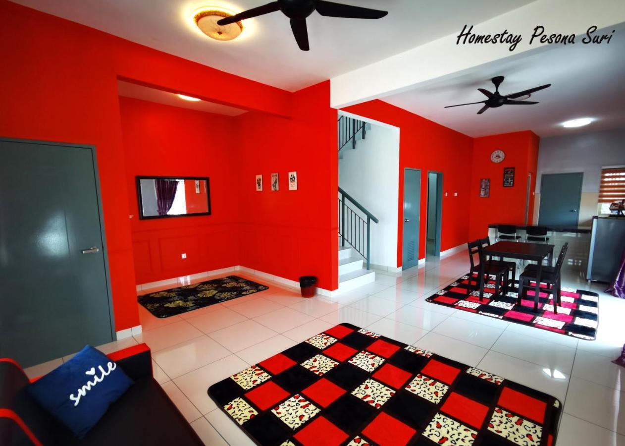 Pesona Suri Homestay บาตู ปาฮัท ภายนอก รูปภาพ